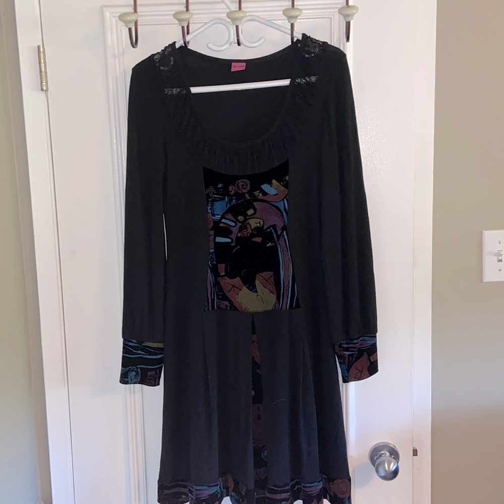 Unique Save the Queen long sleeve dress